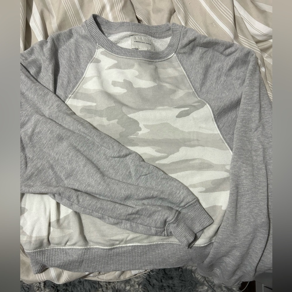 American eagle crew neck